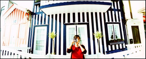 What does it mean to overexpose vs underexpose a photo?