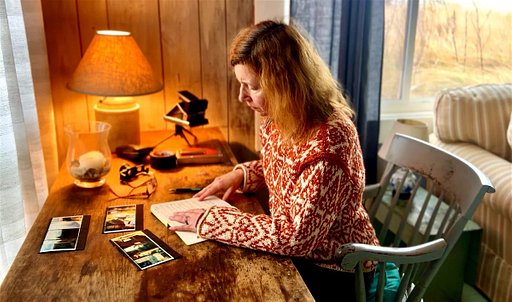 WORKSHOP :: Storytelling with Instant Photography