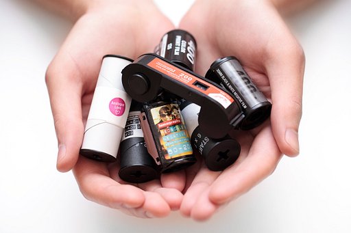 What are the different photographic film formats?