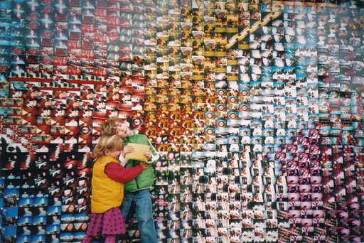 What is a LomoWall?