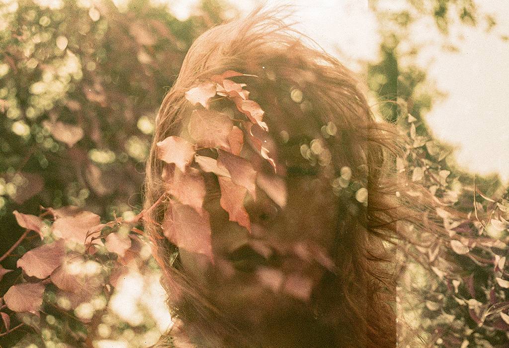 A Psychedelic Vision with Daisy Nefatari and the LomoChrome Purple 35 mm Film 