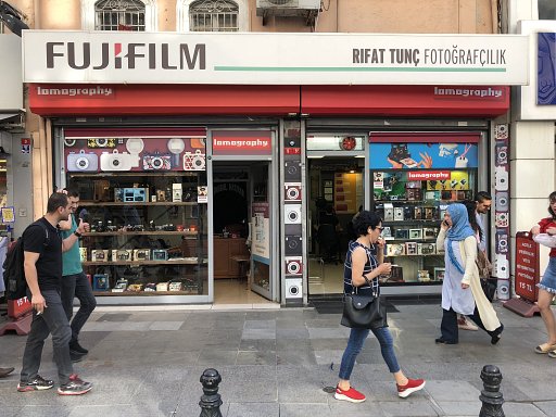 Lomography Partners: Rıfat Tunç Fotoğrafçılık of Istanbul, Turkey