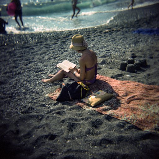 In Depth: Photos as Objects of Recollection