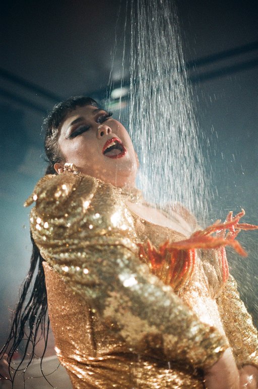 Making a Moment: Belle Chen’s Perfect Drag Show Snapshot