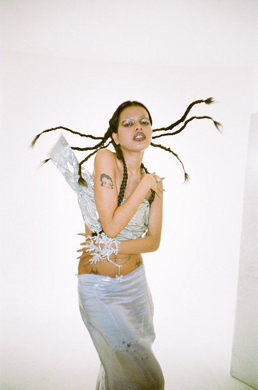 Yoshua T.H Hits the Studio with the LomoApparat