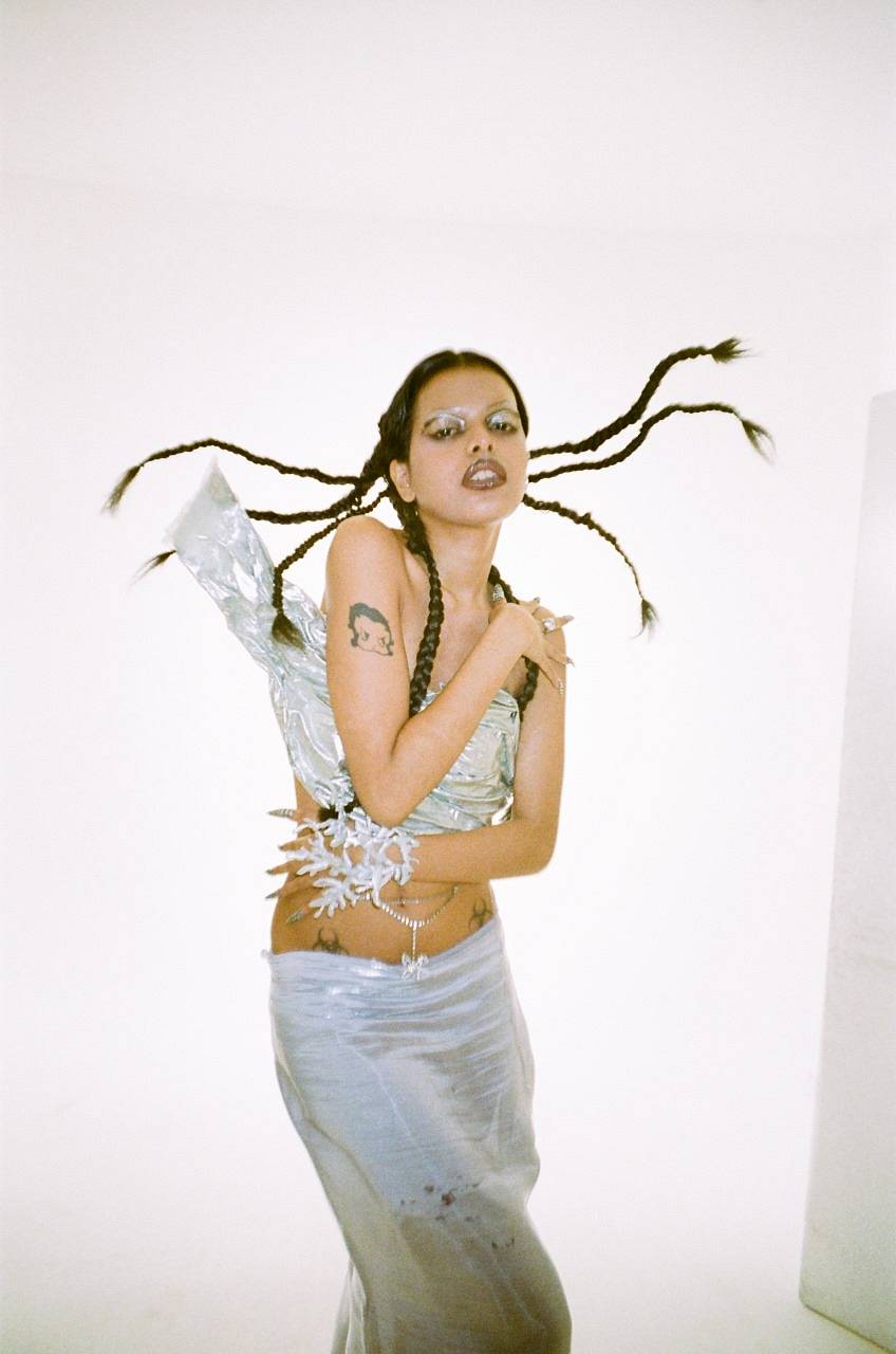 Yoshua T.H Hits the Studio with the LomoApparat